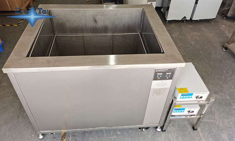 超聲波清洗機：清潔金屬冷藏設備，保持食品衛(wèi)生和品質
